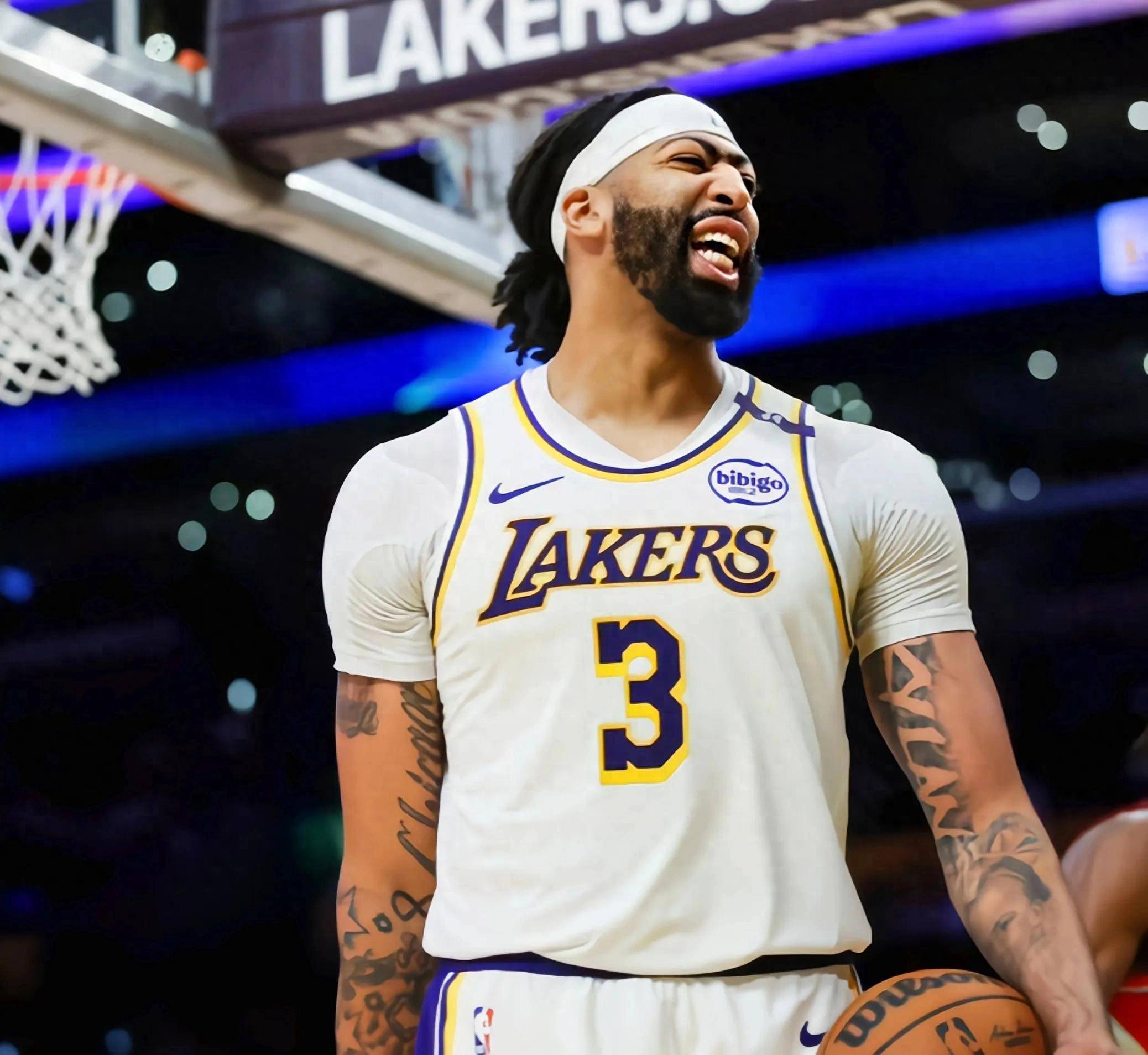 浓眉哥重返赛场,出色防守首场状态出色,阿森纳观众沸腾!观众掌声雷动的简单介绍 浓眉哥重返赛场,出色防守首场状态出色,阿森纳观众沸腾!观众掌声雷动的简单介绍