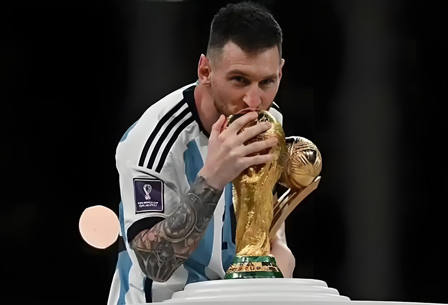 梅西迎来三赛季出色发挥，巴黎圣日耳曼观众热烈欢呼！再创辉煌时刻的简单介绍